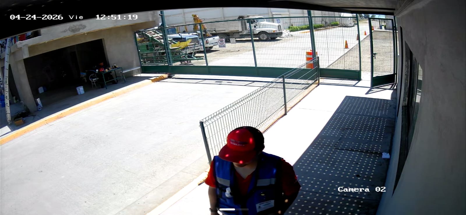 Captura de pantalla de interfaz VMS. Monitoreo en tiempo real de accesos perimetrales mediante cámaras IP.